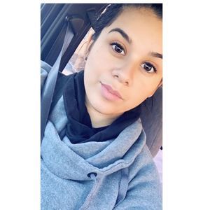 Meet your Posher, Flores